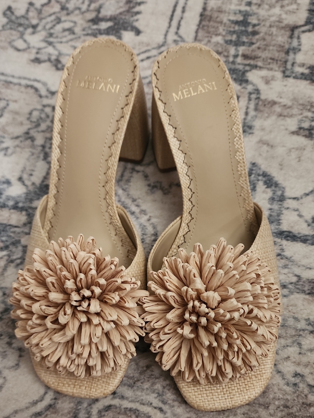 ANTONIO MELANI Size 9.5 Women Beige Raffia Pom-Pom Block Heel Mules. Never Worn